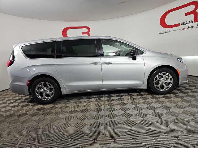 2024 Chrysler Pacifica Limited - Photo 8