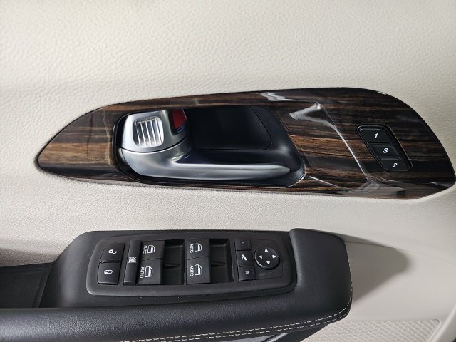 2024 Chrysler Pacifica Limited - Photo 12