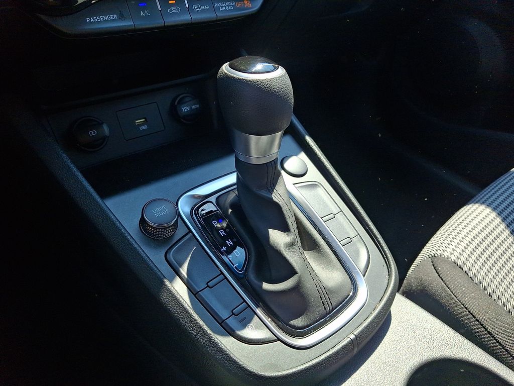 2022 Hyundai Kona SE - Photo 14