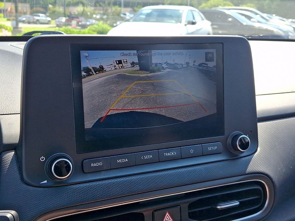2022 Hyundai Kona SE - Photo 18