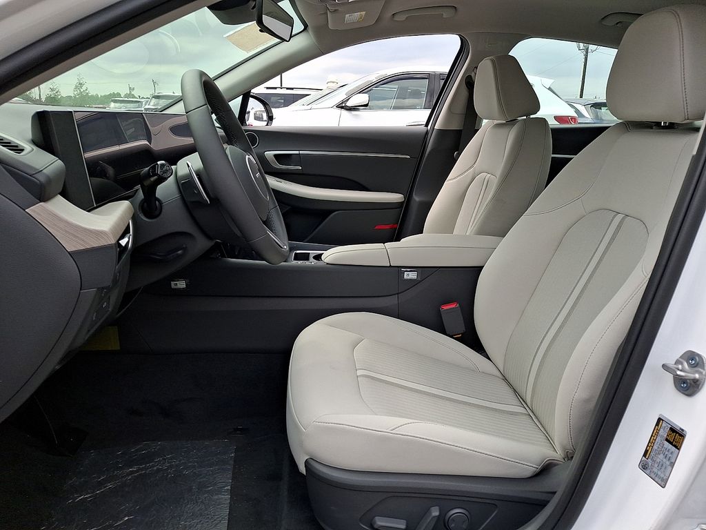 2025 Hyundai Sonata Hybrid SEL - Photo 8