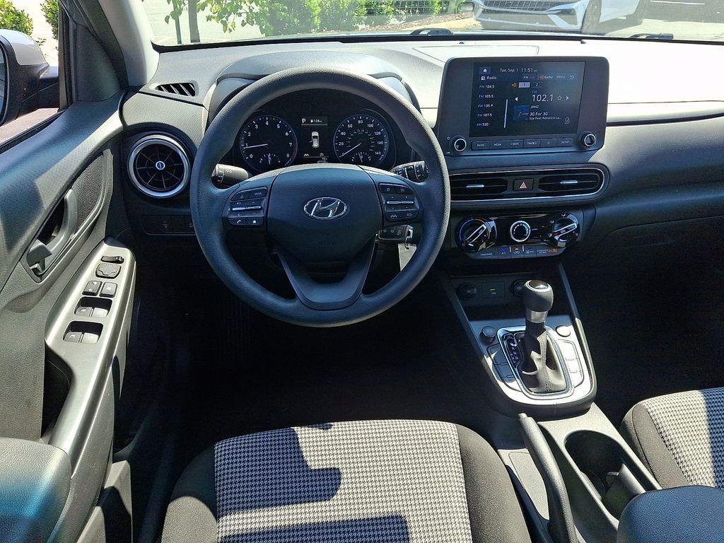 2022 Hyundai Kona SE - Photo 11