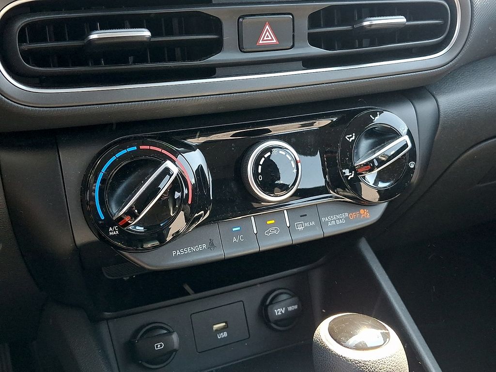 2022 Hyundai Kona SE - Photo 15