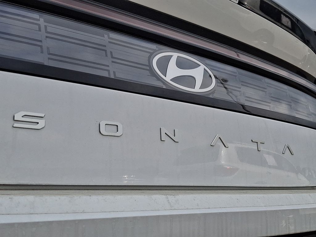 2025 Hyundai Sonata Hybrid SEL - Photo 17