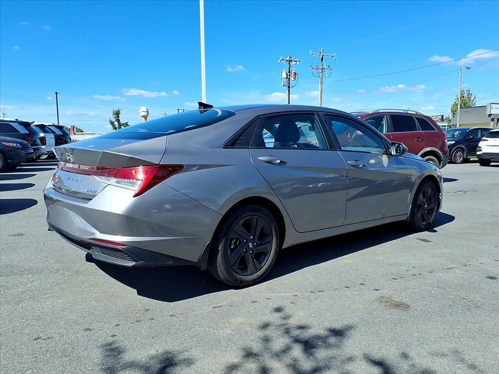 2023 Hyundai Elantra Blue - Photo 26