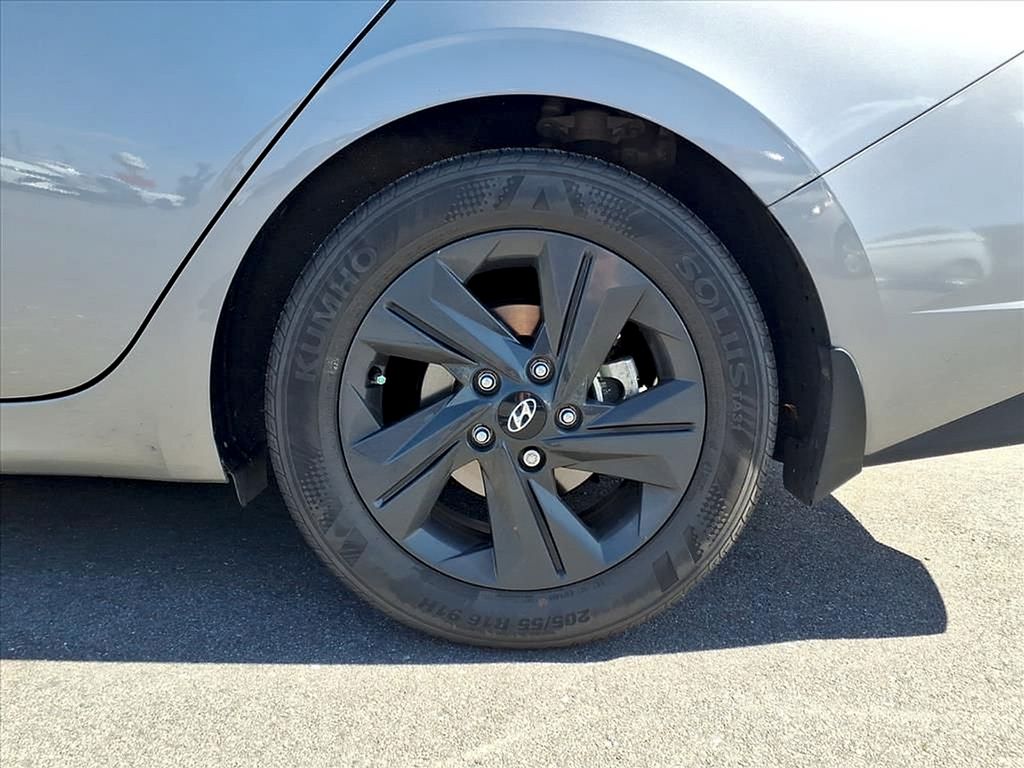 2023 Hyundai Elantra Blue - Photo 19
