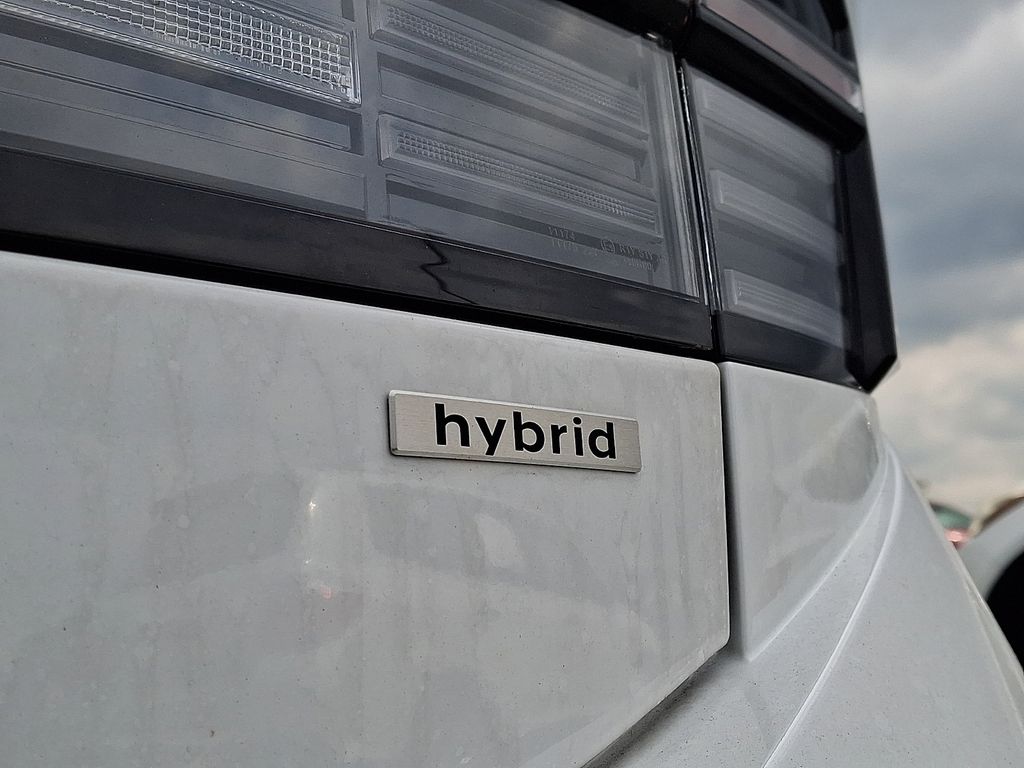 2025 Hyundai Sonata Hybrid SEL - Photo 18