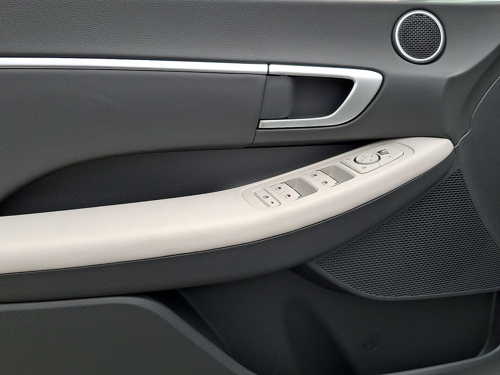 2025 Hyundai Sonata Hybrid SEL - Photo 7