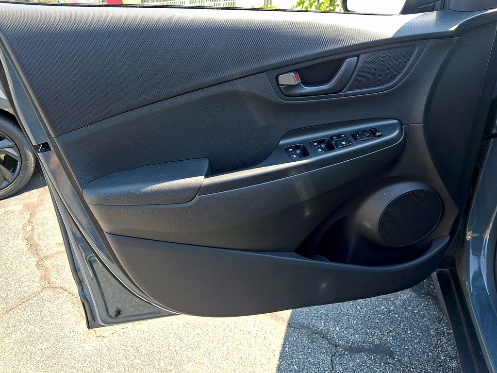 2022 Hyundai Kona SE - Photo 12