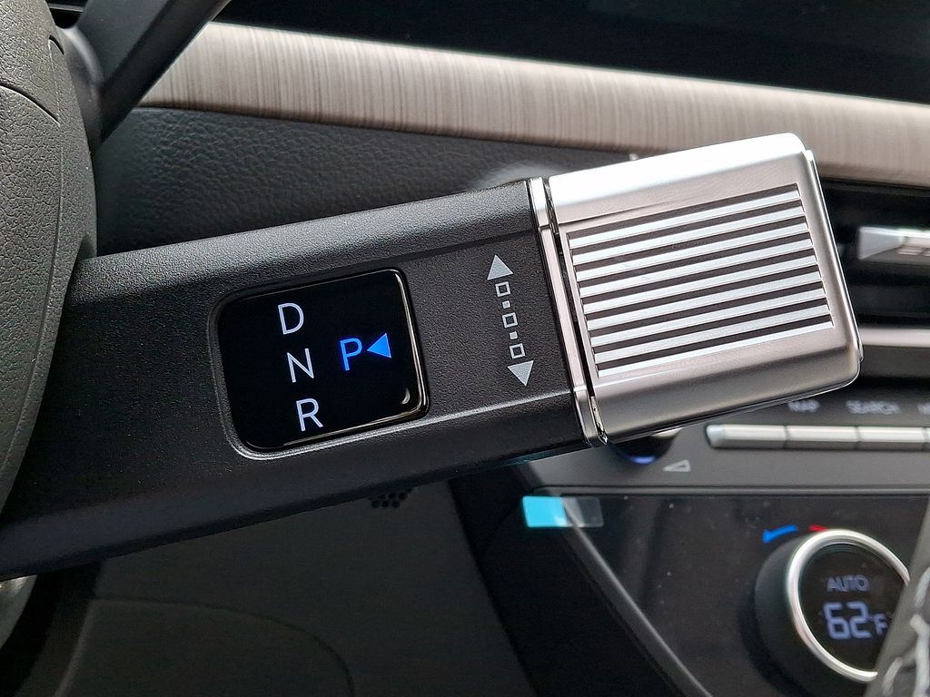 2025 Hyundai Sonata Hybrid SEL - Photo 9