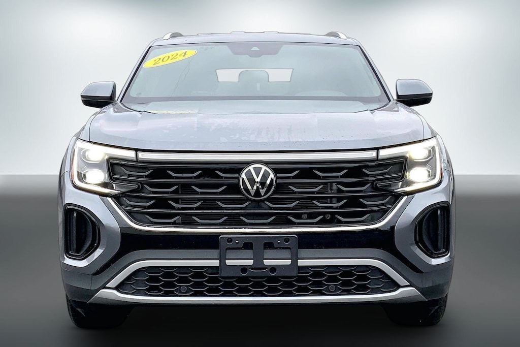 Used 2024 Volkswagen Atlas Cross Sport 2.0T SE SUV