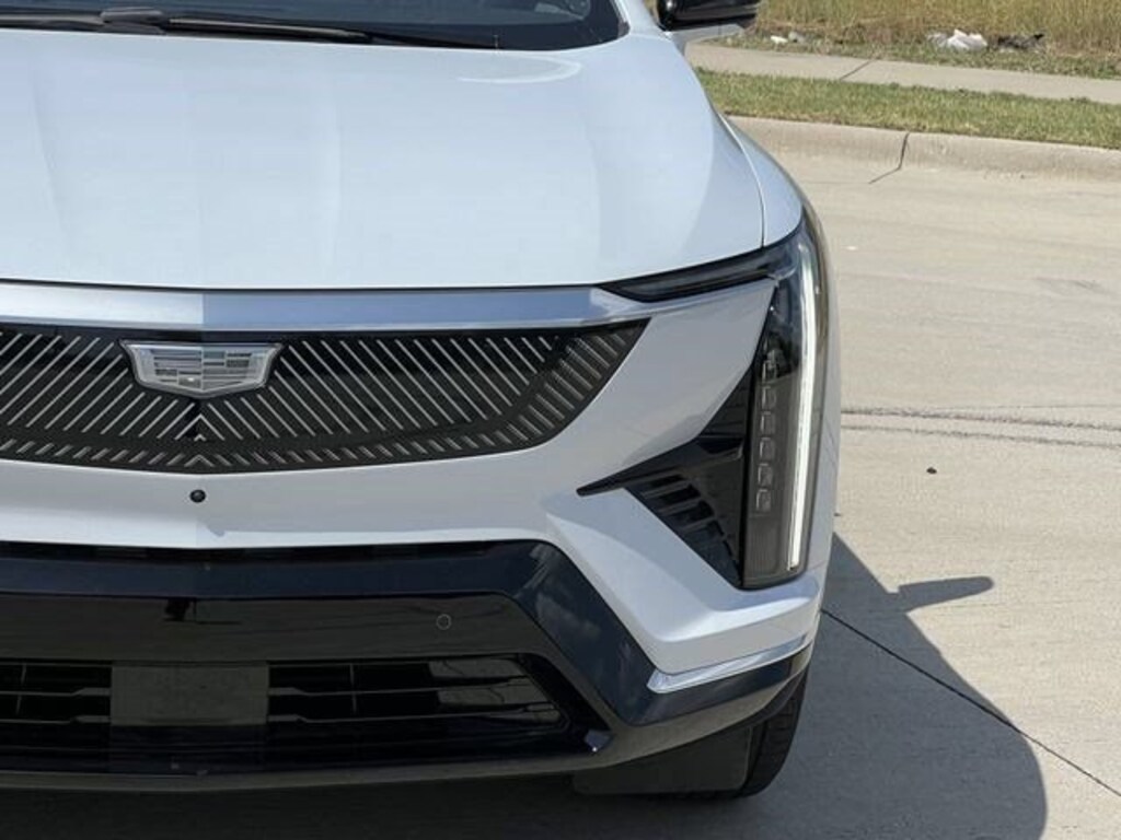 New 2027 CADILLAC OPTIQ Luxury SUV