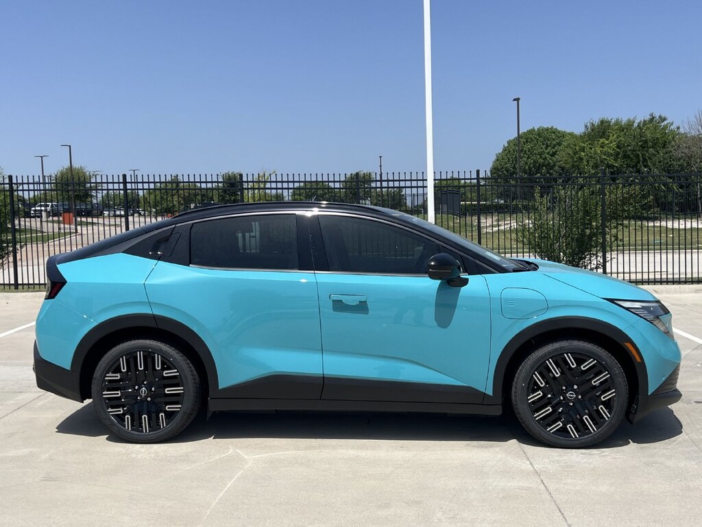 New 2026 Nissan LEAF PLATINUM+ SUV