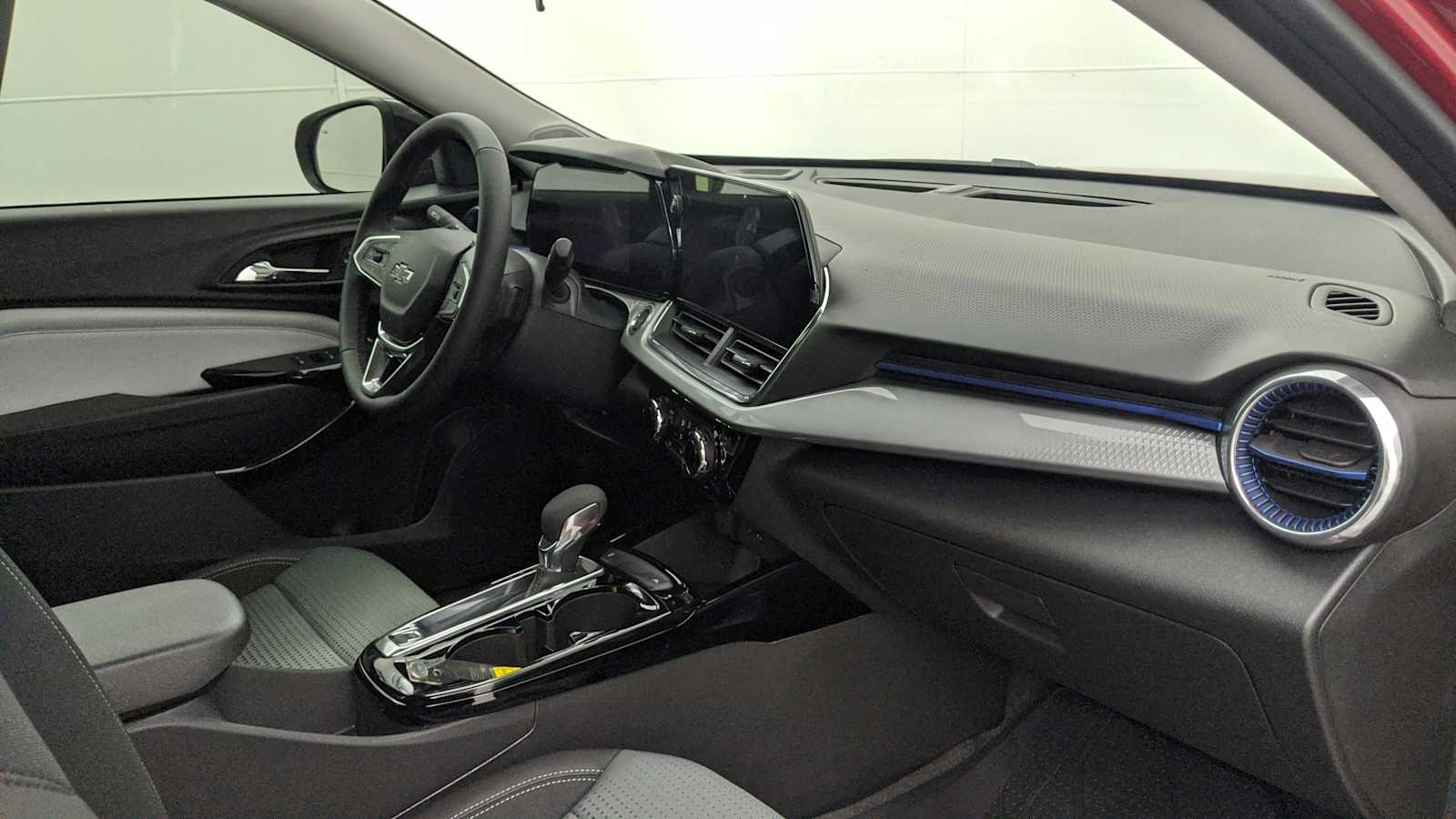 2026 Chevrolet Trax LT - Photo 25