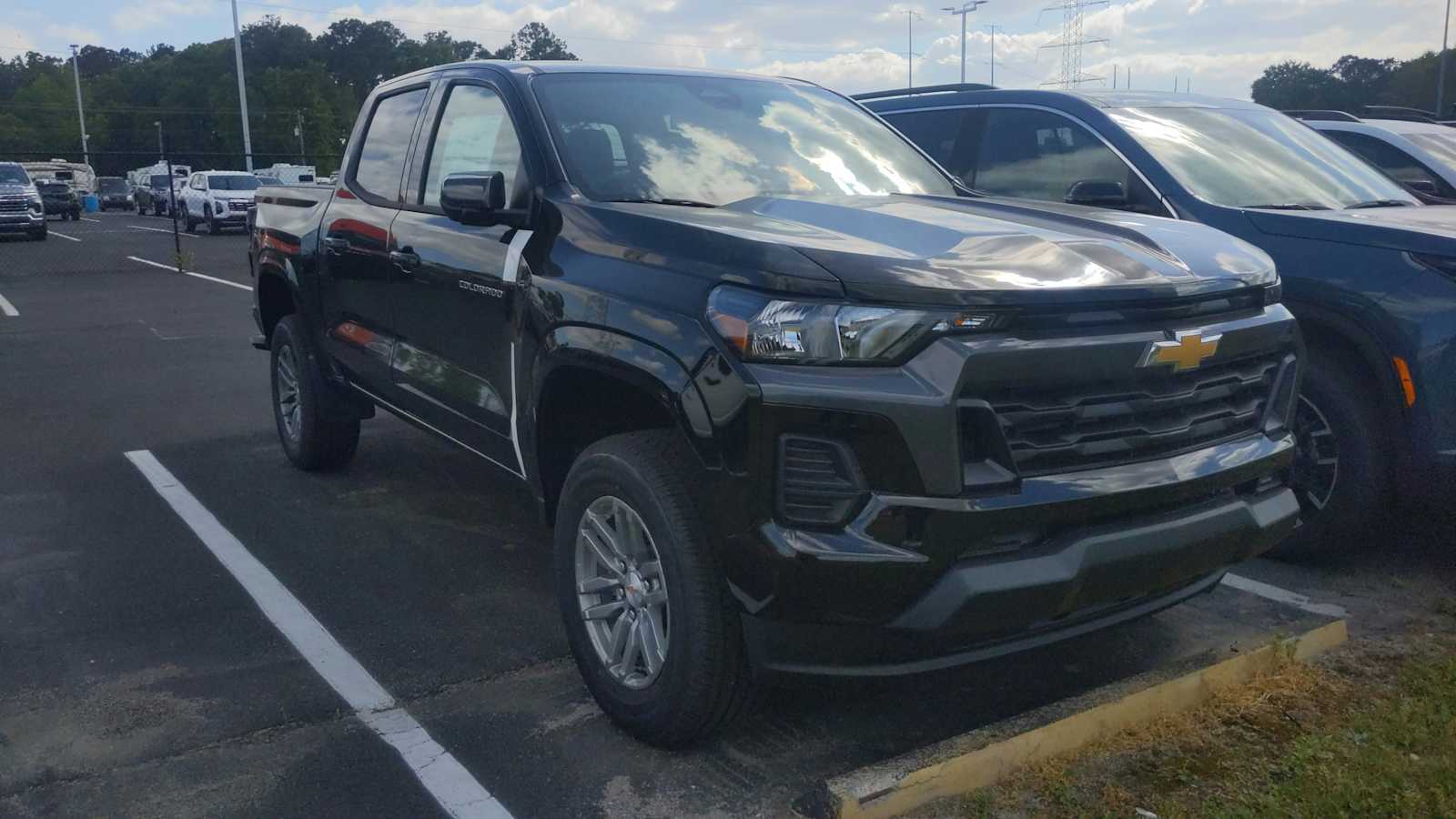 2026 Chevrolet Colorado LT - Photo 11