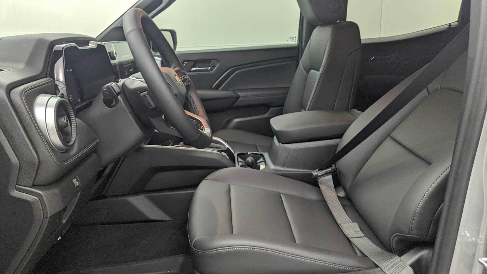 2026 Chevrolet Colorado LT - Photo 12