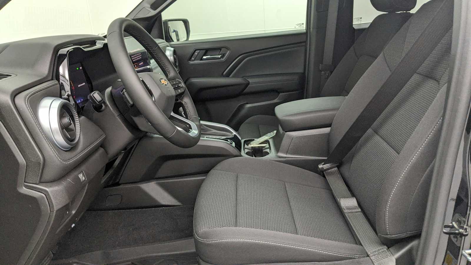 2026 Chevrolet Colorado LT - Photo 13