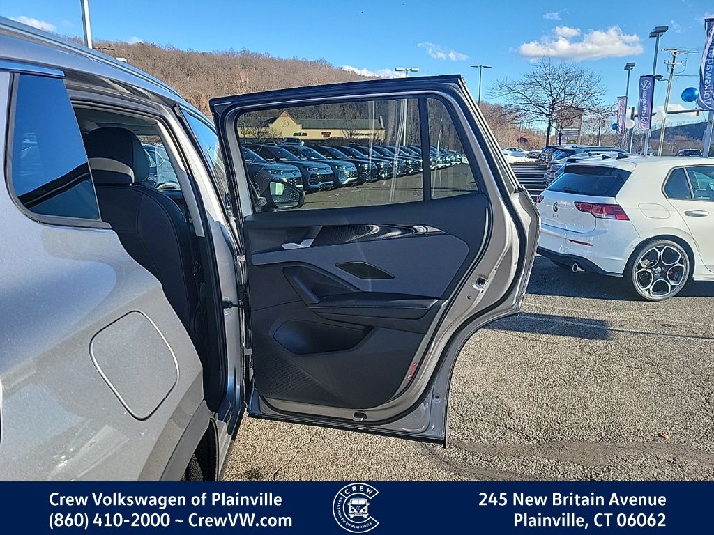 2026 Volkswagen Tiguan SE - Photo 42