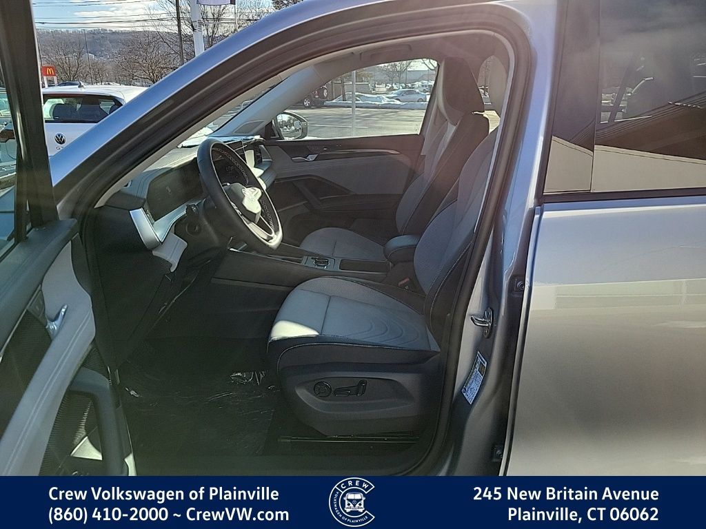 2026 Volkswagen Tiguan SE - Photo 12