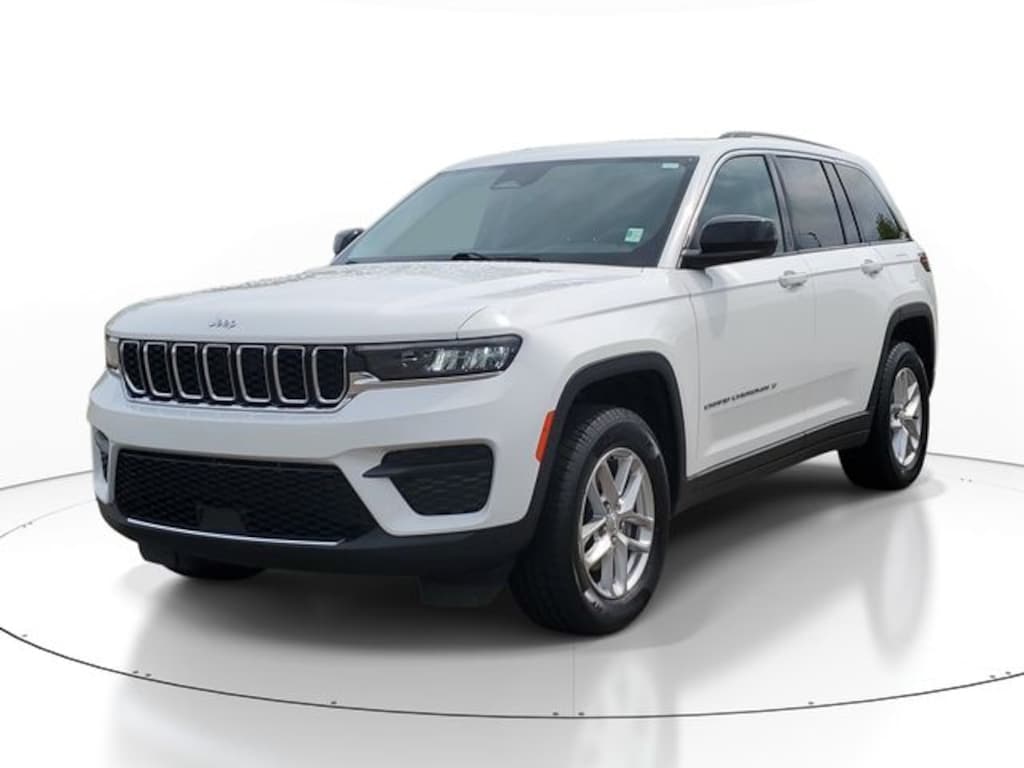 Used 2023 Jeep Grand Cherokee Laredo SUV