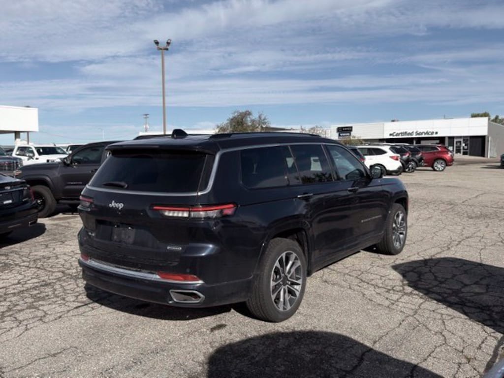 Used 2023 Jeep Grand Cherokee L Overland SUV