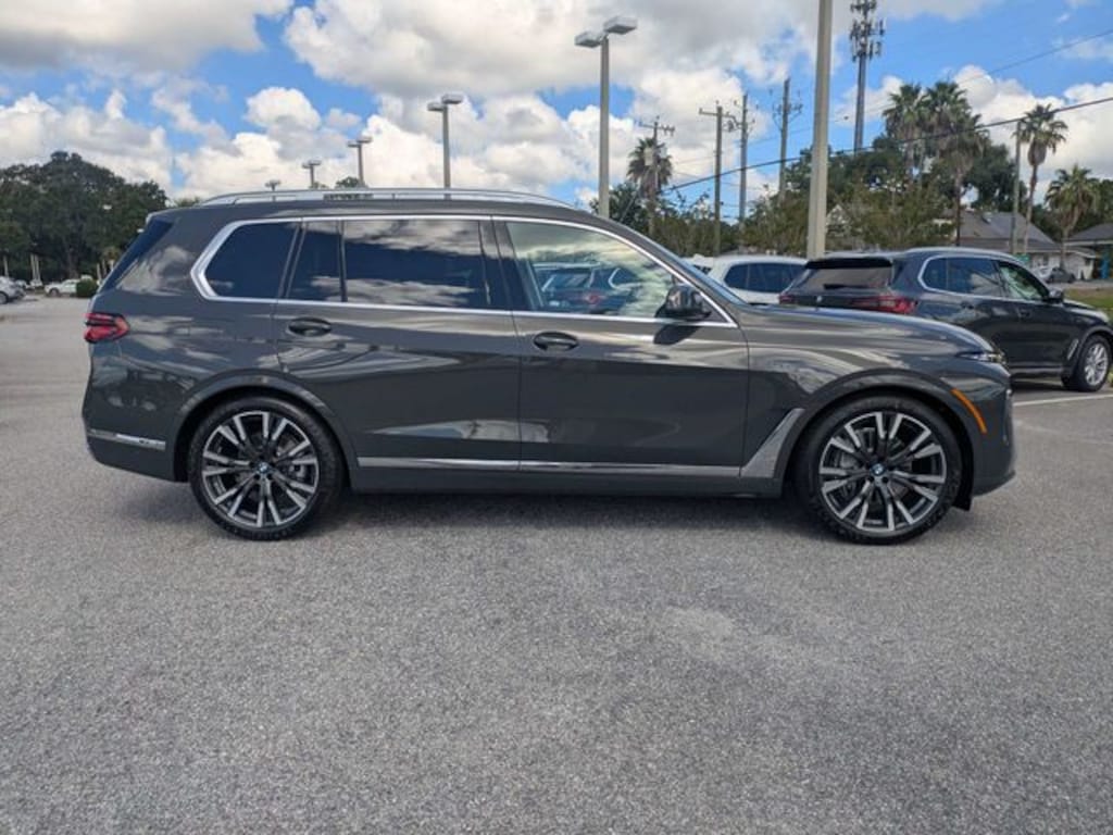 New 2027 BMW X7 xDrive40i SUV
