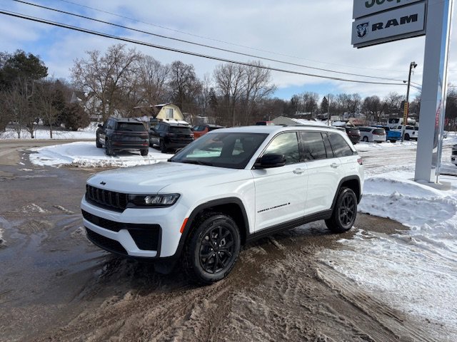 2026 Jeep Grand Cherokee Laredo