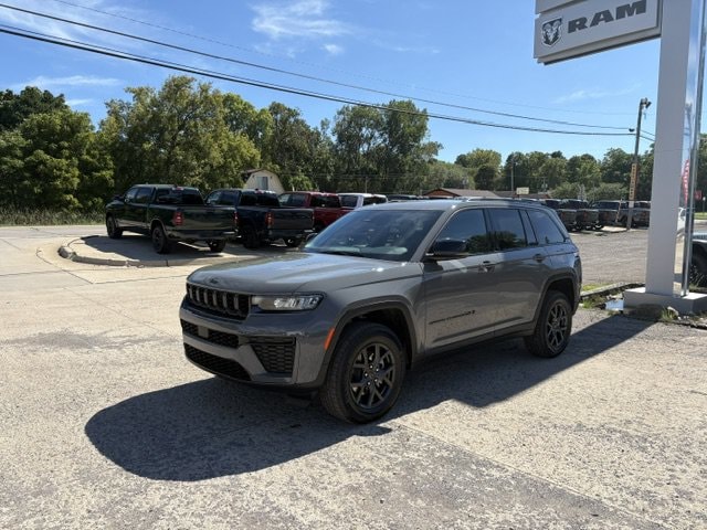 2027 Jeep Grand Cherokee Laredo