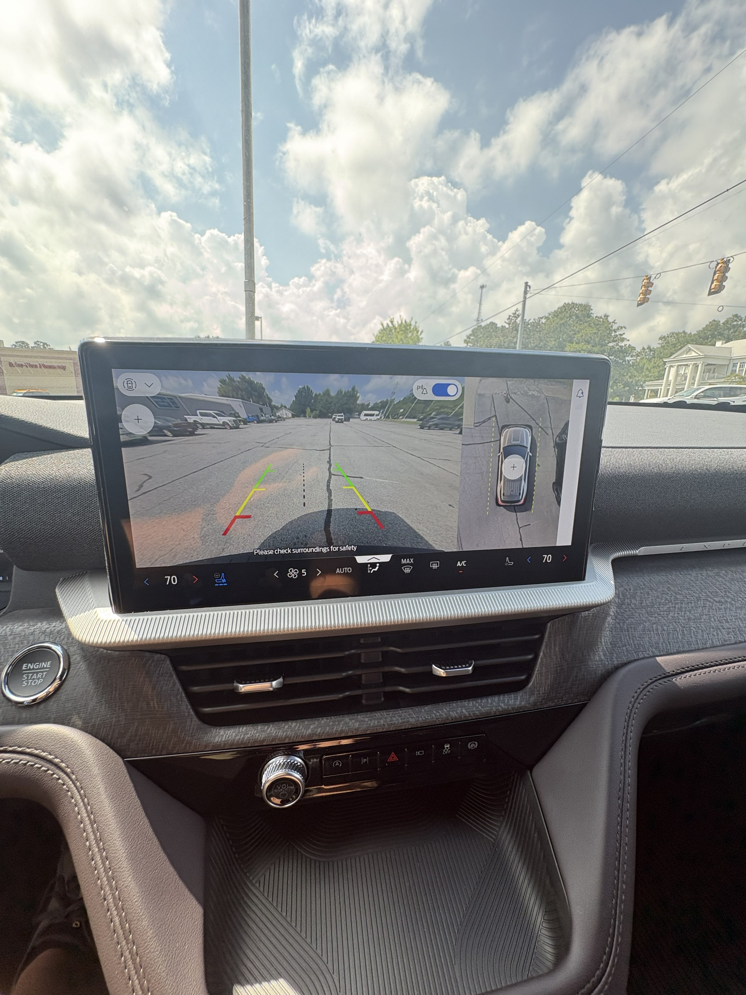 2026 Ford Explorer Platinum - Photo 17