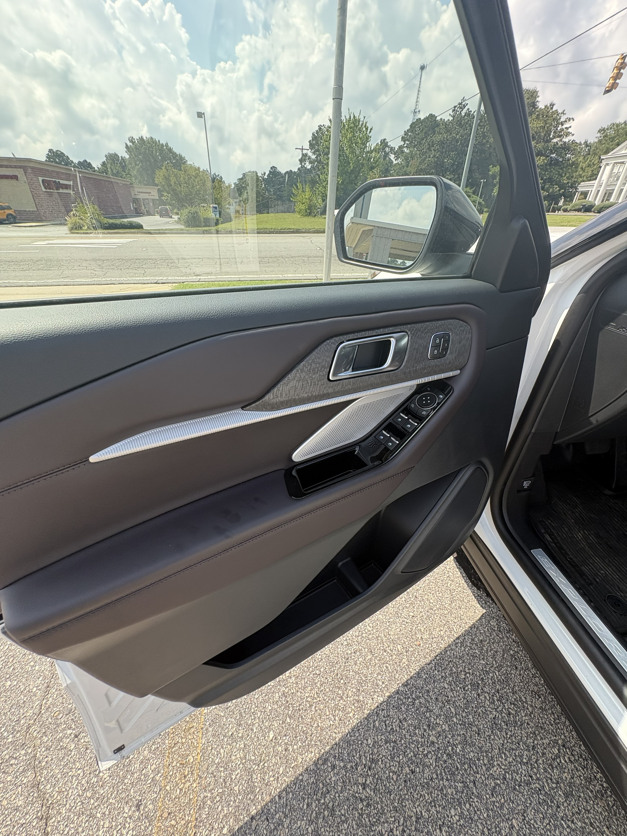 2026 Ford Explorer Platinum - Photo 12