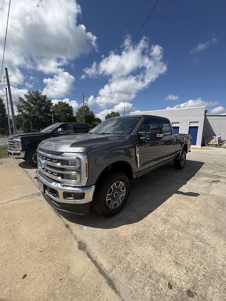 2026 Ford Super Duty F-350&reg; Lariat&reg; TRUCK