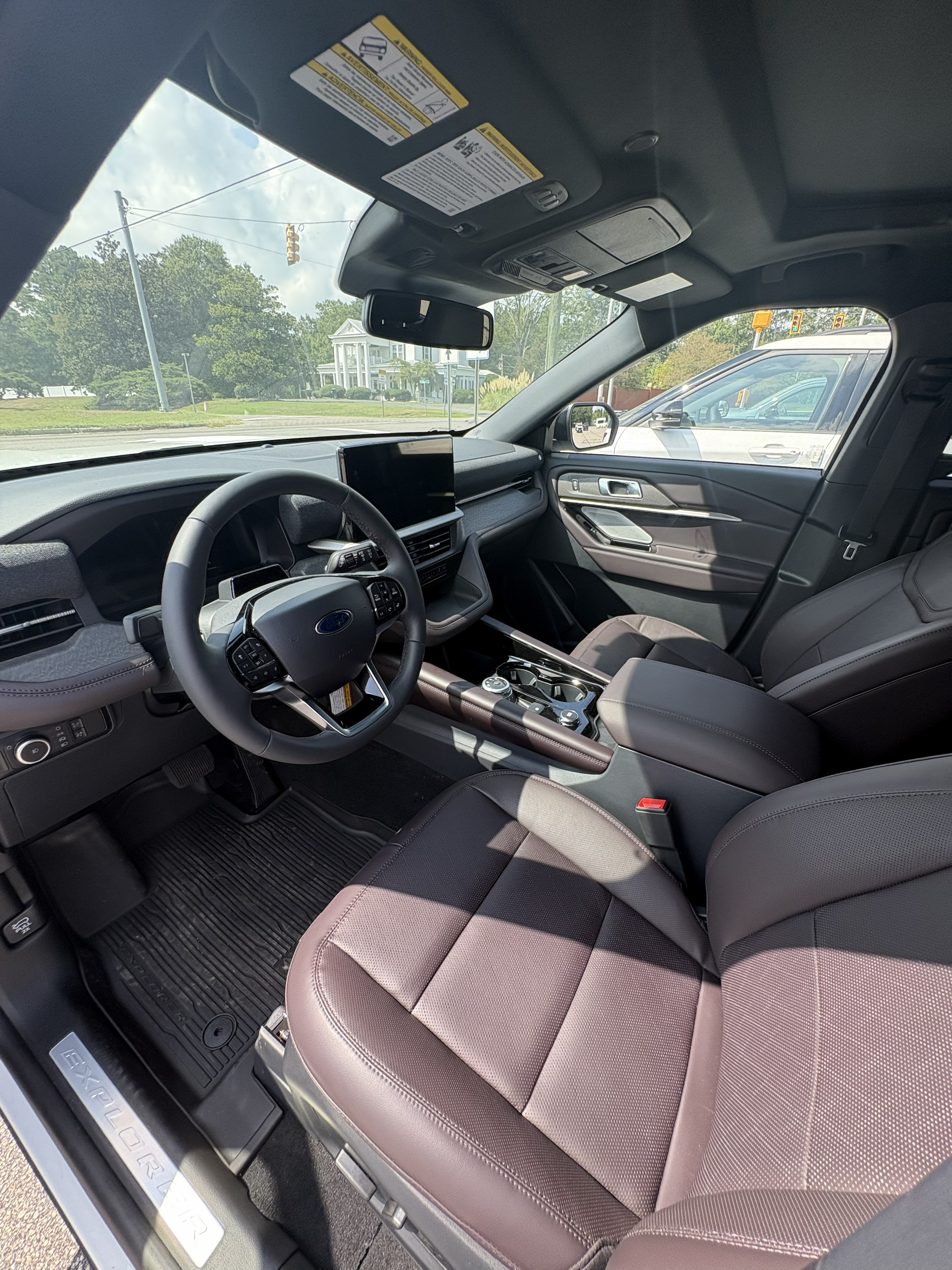2026 Ford Explorer Platinum - Photo 13