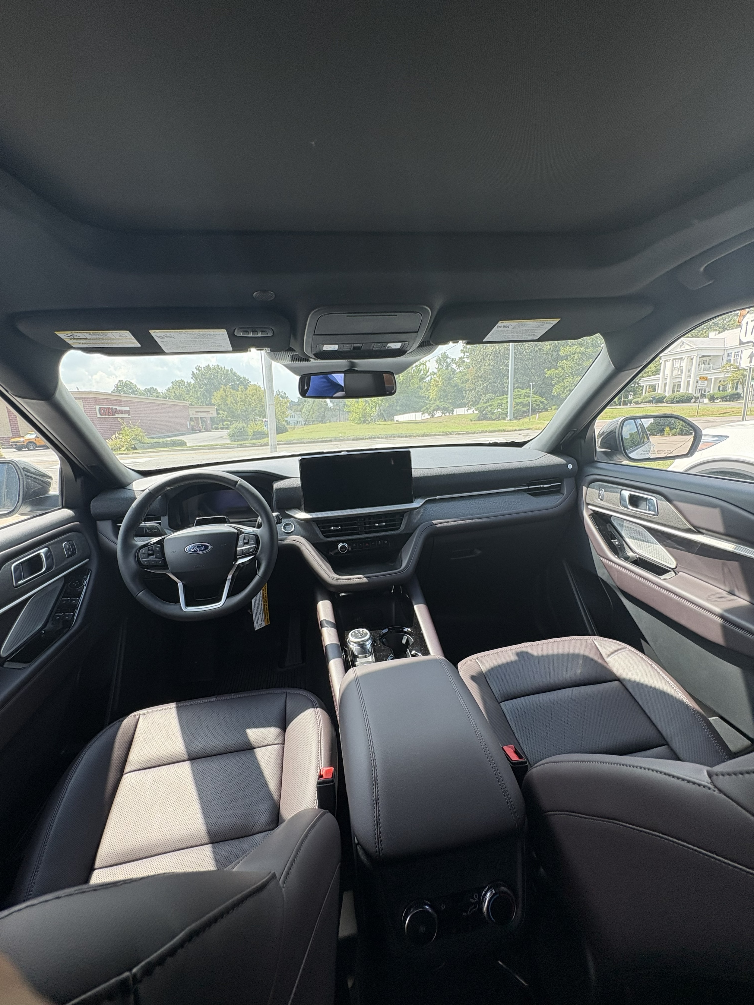 2026 Ford Explorer Platinum - Photo 9