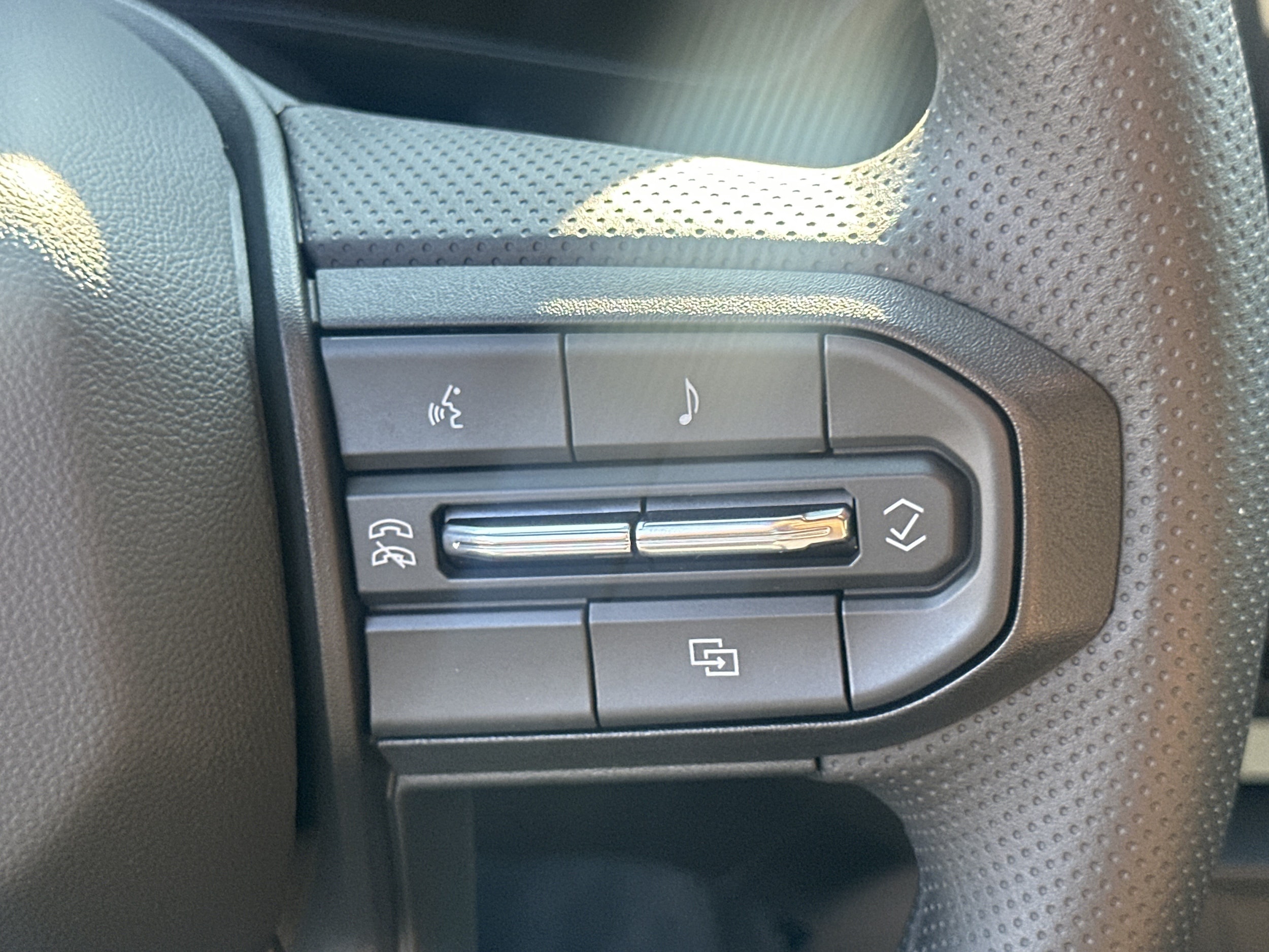 2026 Chevrolet Colorado Trail Boss - Photo 25