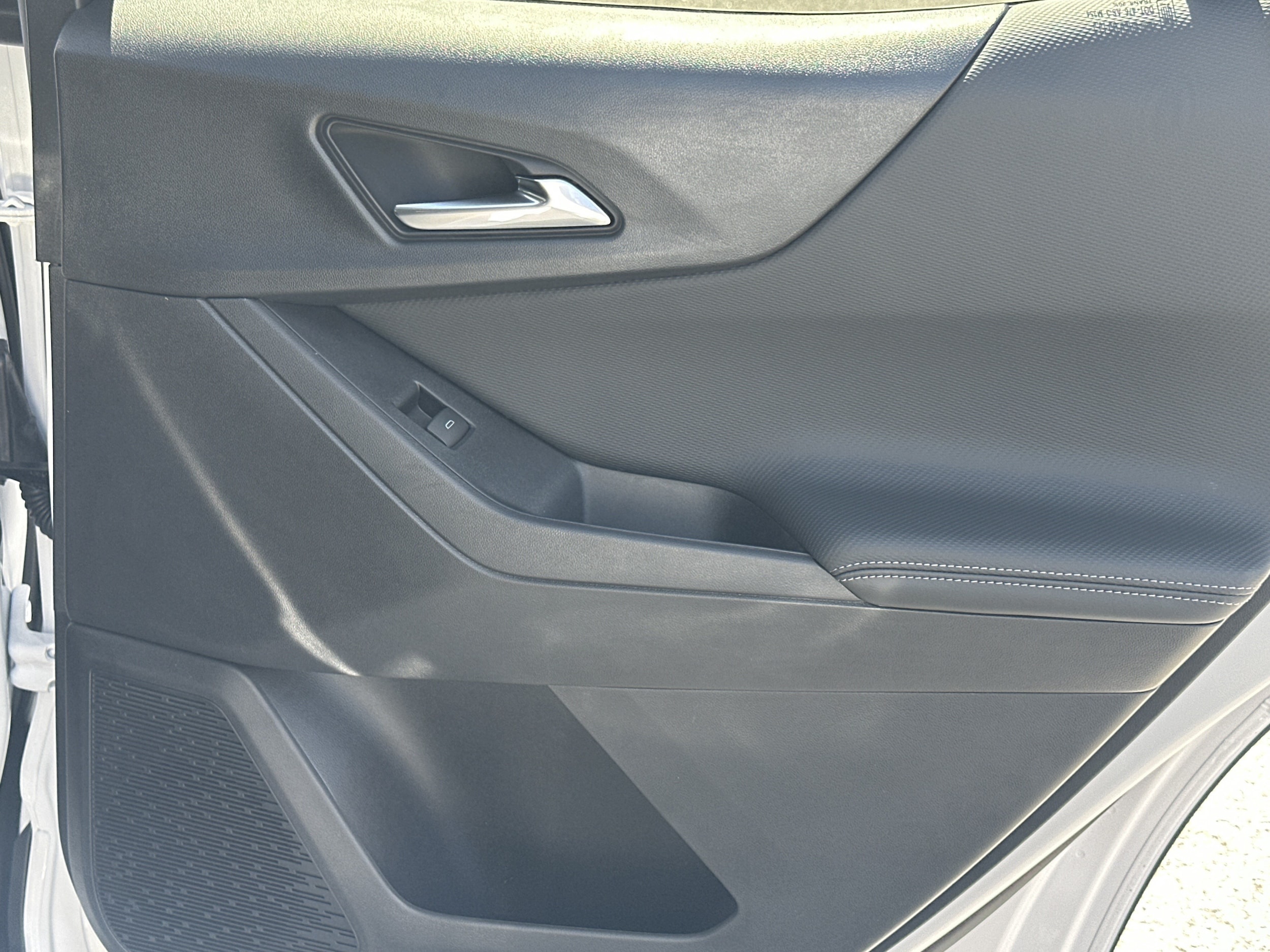 2027 Chevrolet Equinox LT - Photo 16