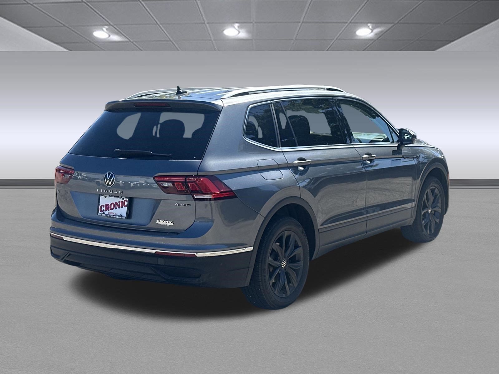 Used 2024 Volkswagen Tiguan SE