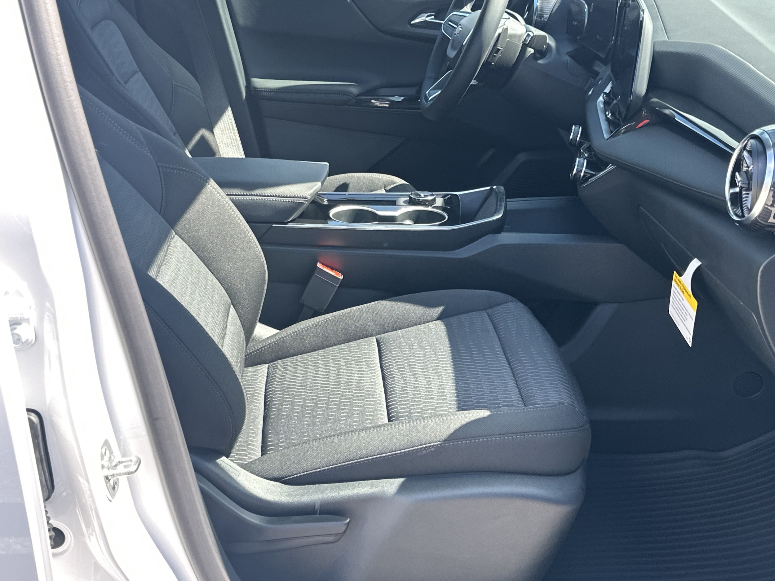 2027 Chevrolet Equinox LT - Photo 13