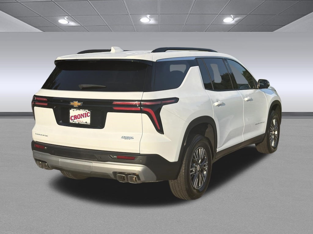 Used 2026 Chevrolet Traverse LT SUV