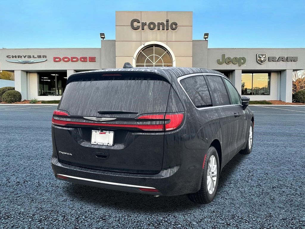 New 2026 Chrysler Pacifica Select Passenger Van