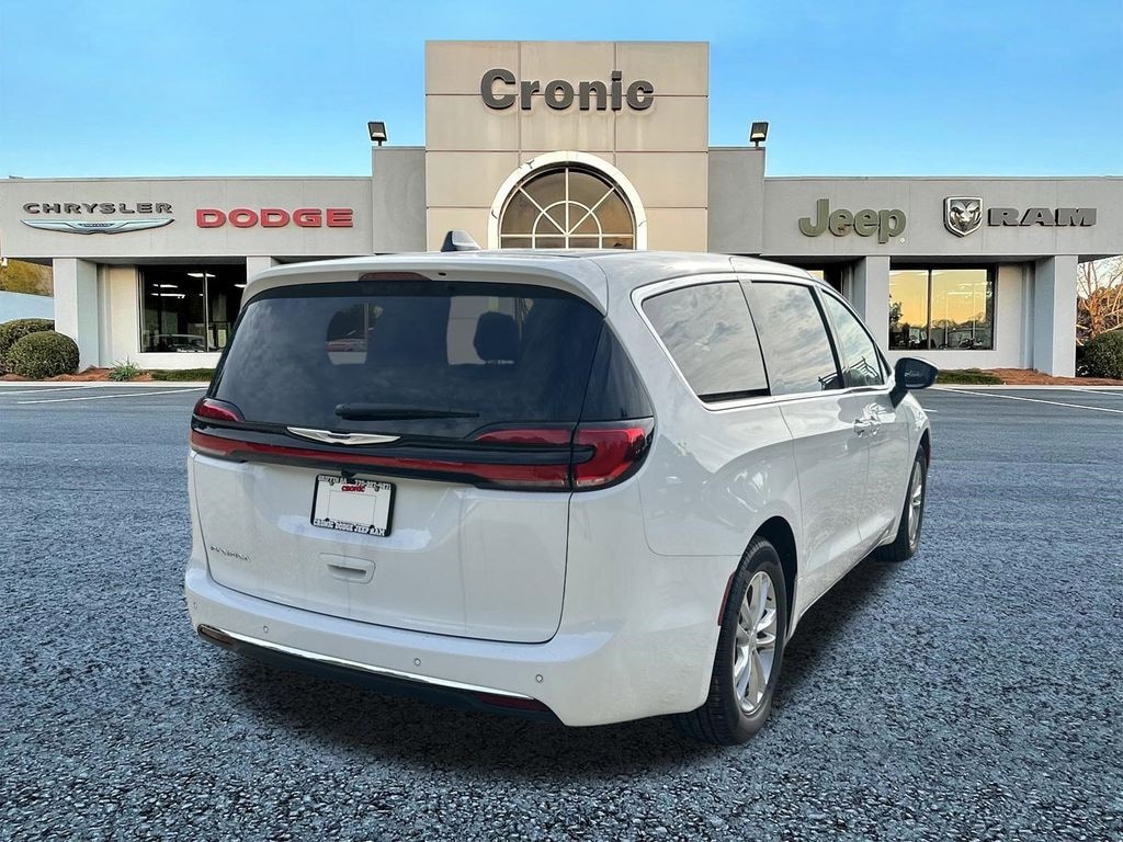 New 2026 Chrysler Pacifica Select Passenger Van