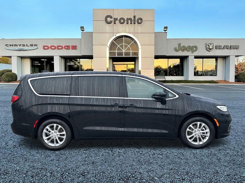 New 2026 Chrysler Pacifica Select Passenger Van