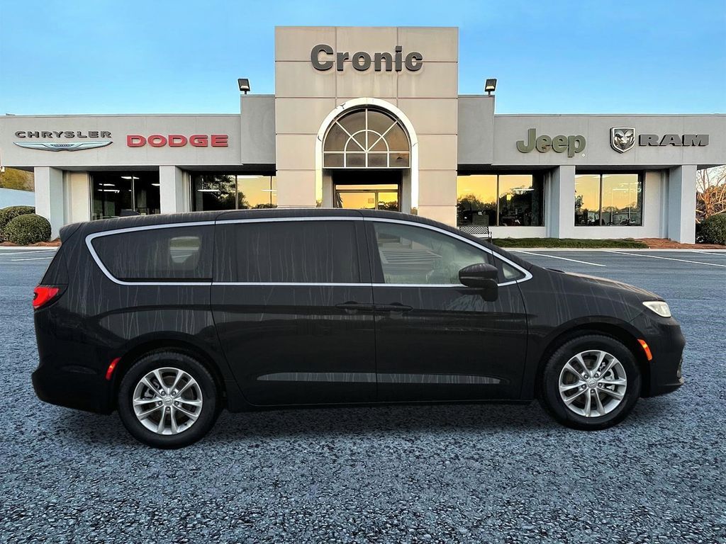 New 2026 Chrysler Pacifica Select Passenger Van