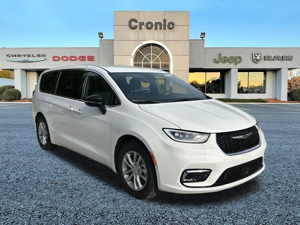 New 2026 Chrysler Pacifica Select Passenger Van