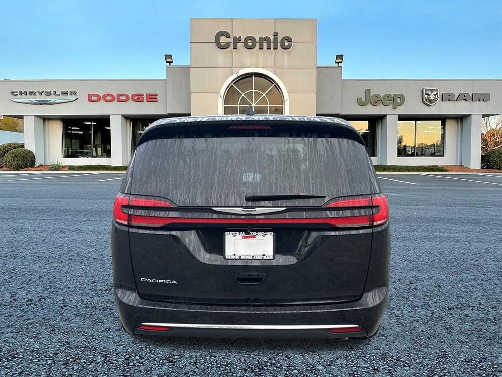 New 2026 Chrysler Pacifica Select Passenger Van