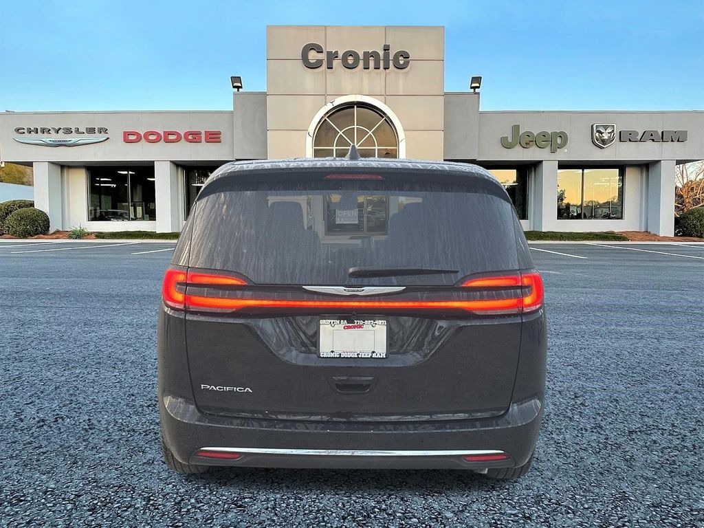 New 2026 Chrysler Pacifica Select Passenger Van