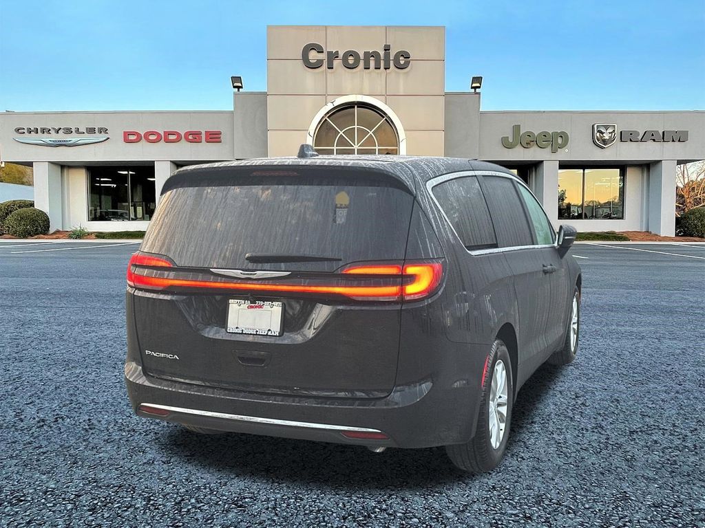 New 2026 Chrysler Pacifica Select Passenger Van