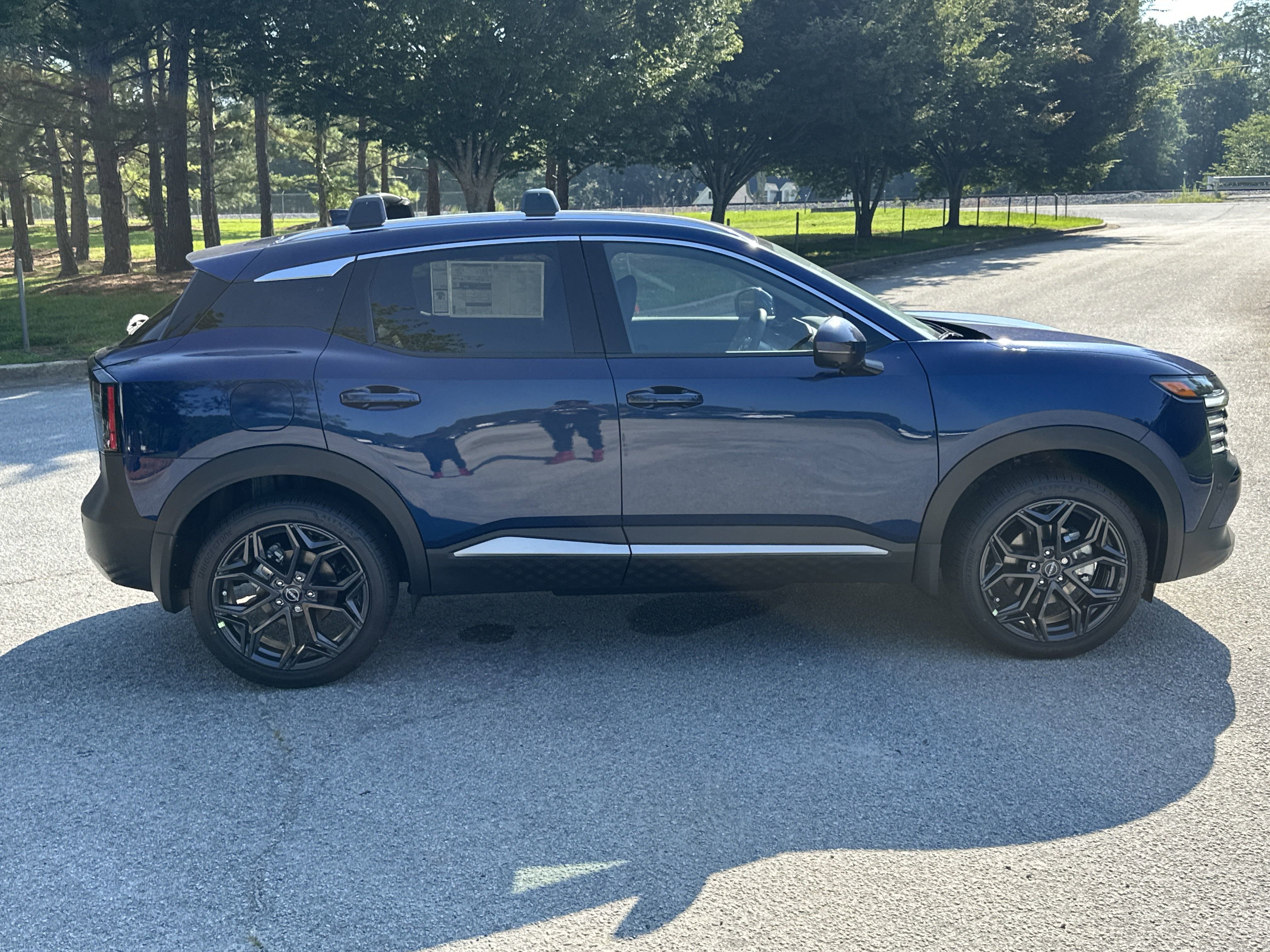 New 2025 Nissan Kicks SR SUV