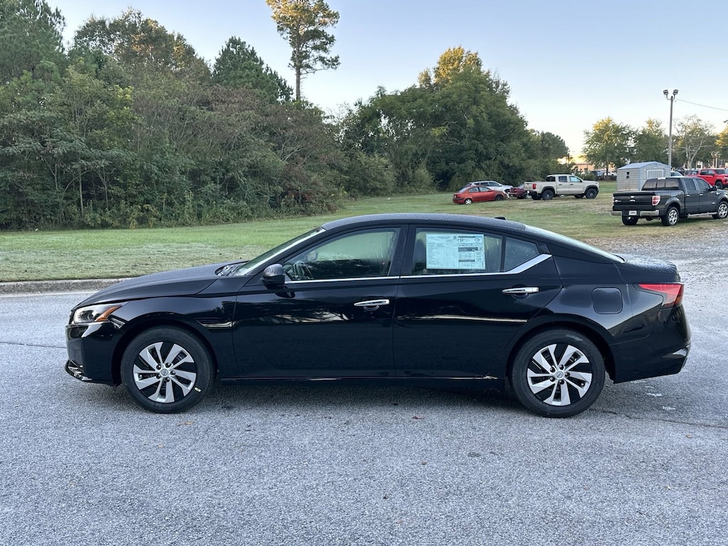 New 2025 Nissan Altima S Sedan