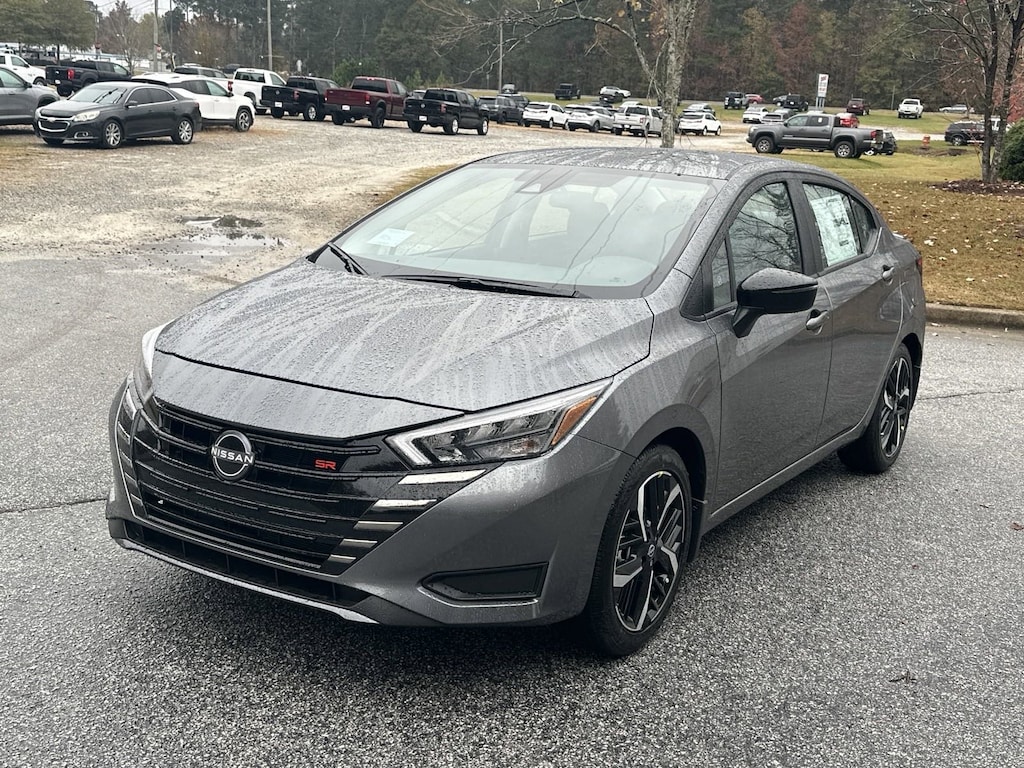 New 2025 Nissan Versa 1.6 SR Sedan