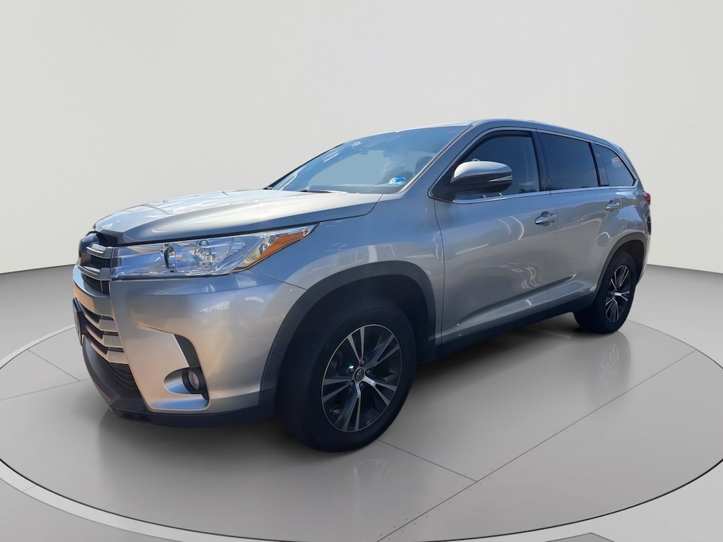 Used 2019 Toyota Highlander LE V6 SUV